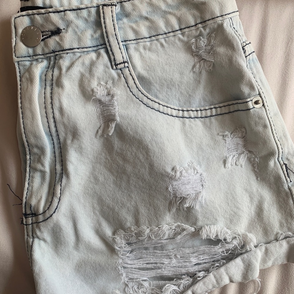 shorts - Picture 3 of 3